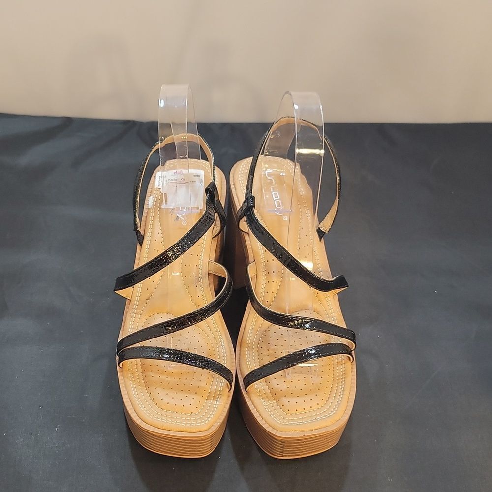 BRAND NEW UNILODY BLOCK HEEL WOMEN'S MULTI-STRAPS SANDAL